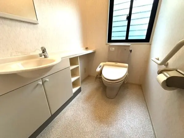 兵庫県川西市緑台２丁目 一戸建て