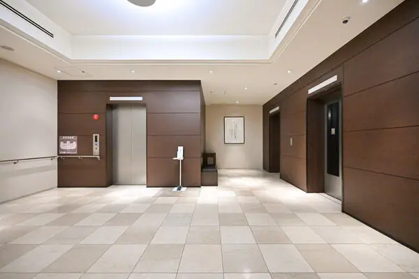 M.M.TOWERS FORESIS R棟