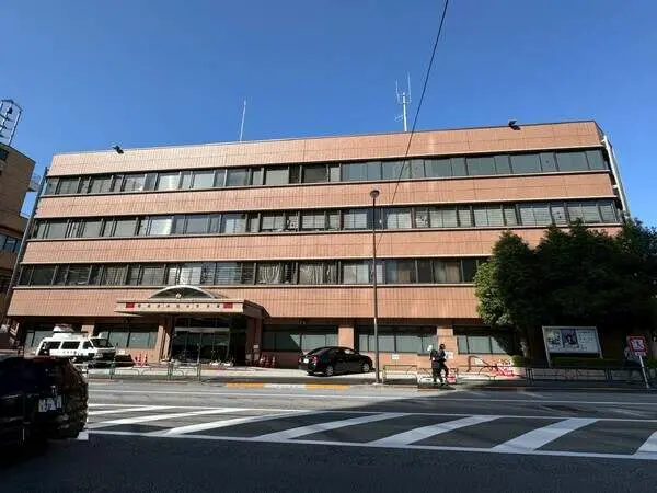 警視庁本富士警察署/約180m