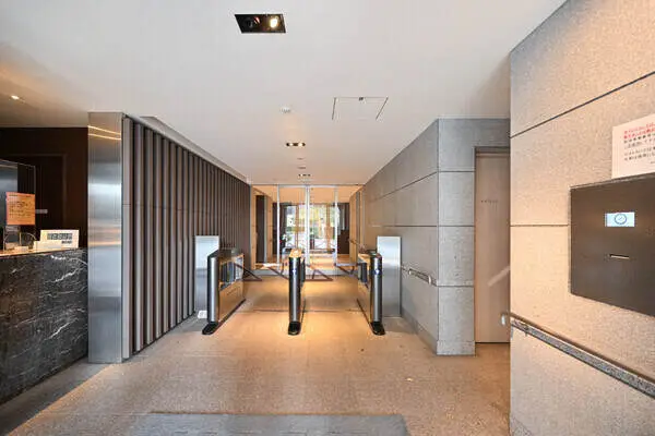 M.M.TOWERS FORESIS R棟