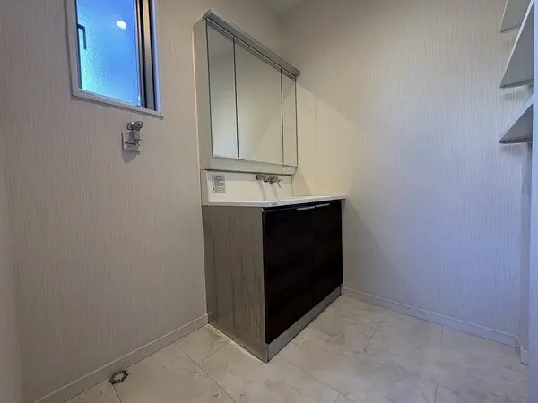 埼玉県草加市原町３丁目 一戸建て