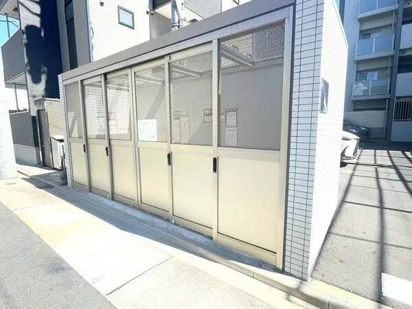 ファミリアーレ岩塚
