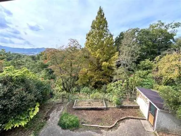 兵庫県川西市緑台２丁目 一戸建て