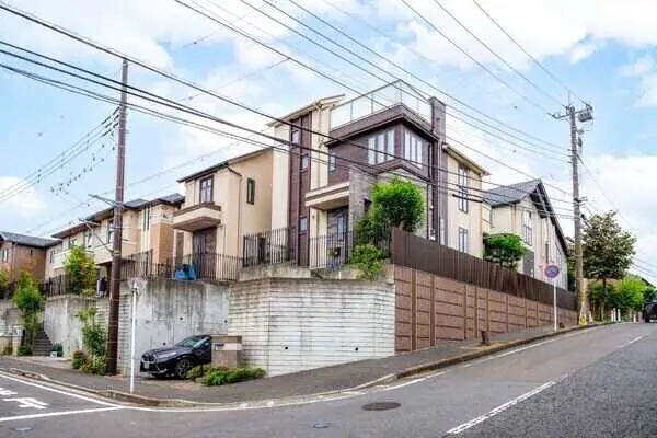 神奈川県横浜市青葉区あざみ野１丁目 一戸建て