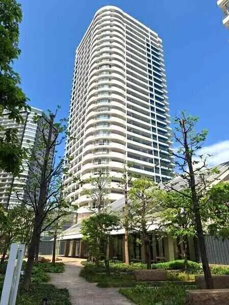 M.M.TOWERS　the　East