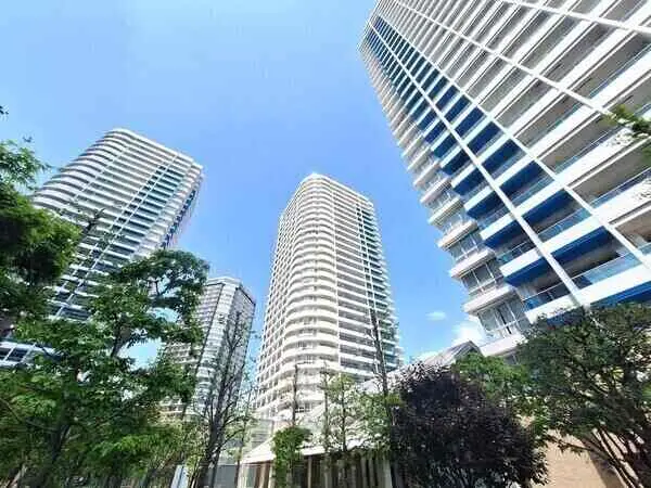 M.M.TOWERS　the　East