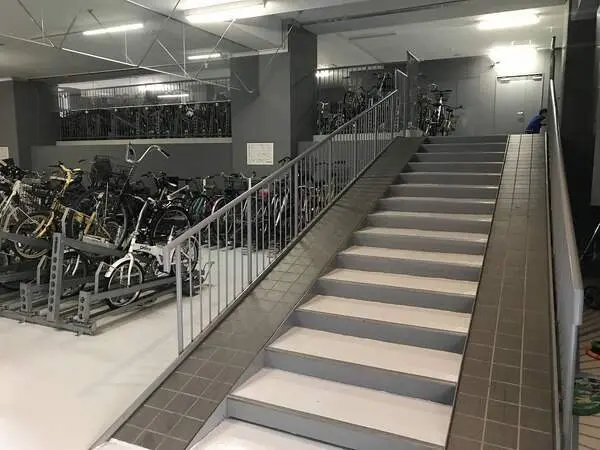 ルネッサなんばタワー