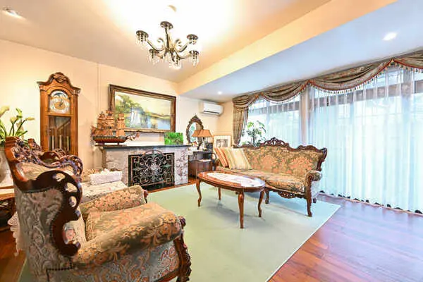 東京都八王子市絹ケ丘２丁目 一戸建て