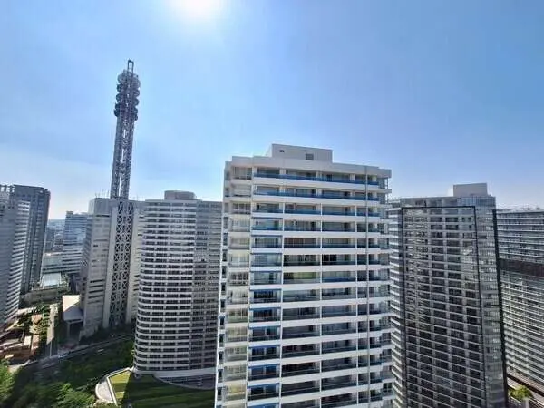 M.M.TOWERS　the　East