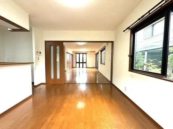 兵庫県川西市緑台２丁目 一戸建て