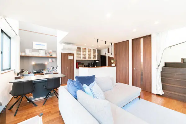 神奈川県川崎市高津区北見方１丁目 一戸建て