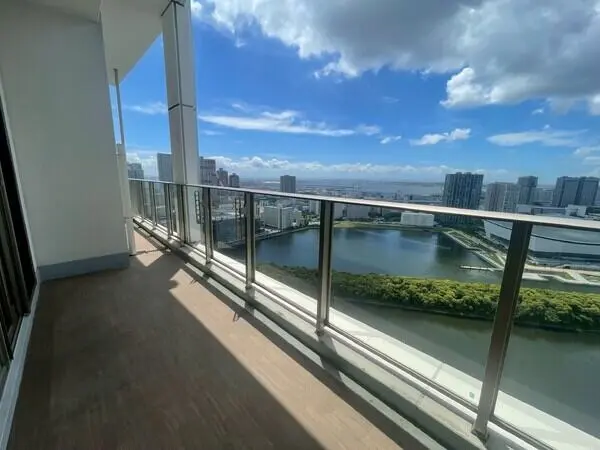 ベイズタワー＆ガーデン