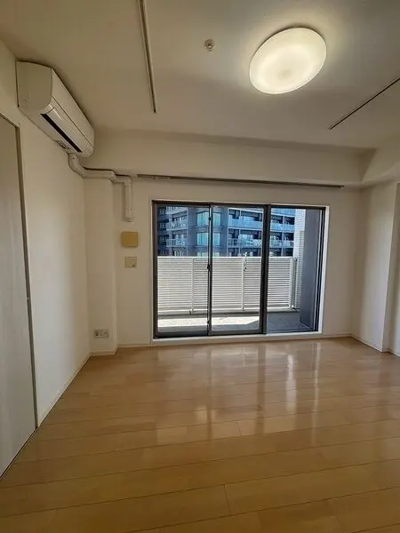 レジュールアッシュ梅田WEST