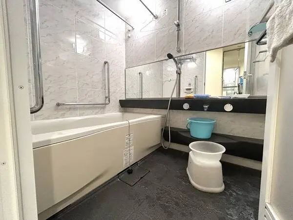 ルネッサなんばタワー