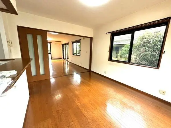 兵庫県川西市緑台２丁目 一戸建て