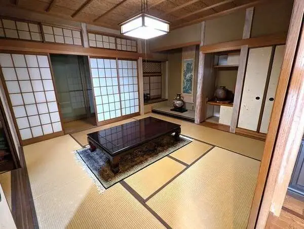 兵庫県神戸市北区泉台４丁目 一戸建て