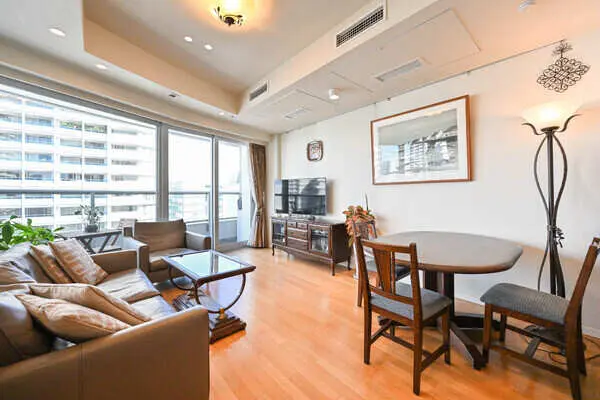 M.M.TOWERS FORESIS R棟