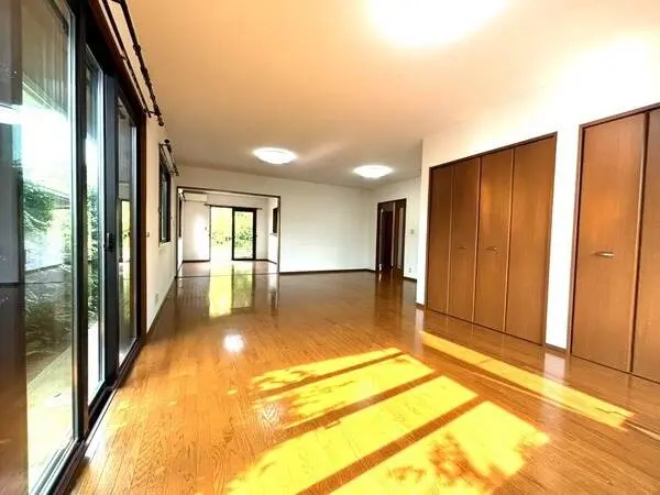 兵庫県川西市緑台２丁目 一戸建て