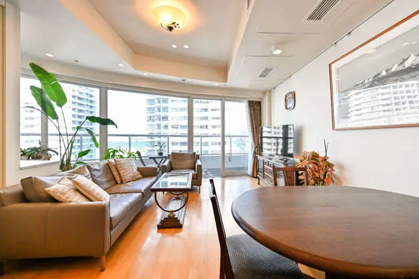 M.M.TOWERS FORESIS R棟