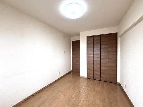 川口飯塚ローヤルコーポ