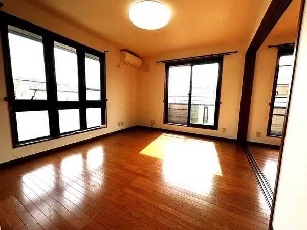 兵庫県川西市緑台２丁目 一戸建て