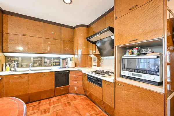 東京都八王子市絹ケ丘２丁目 一戸建て