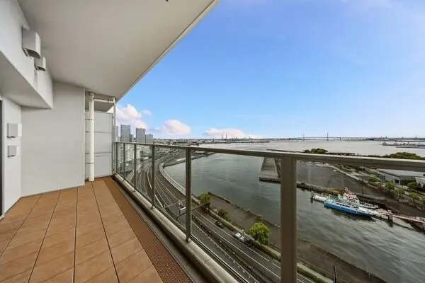 BLUE HARBOR TOWER（ブルーハーバータワー）みなとみらい