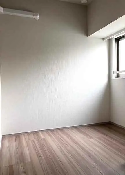北西側洋室です