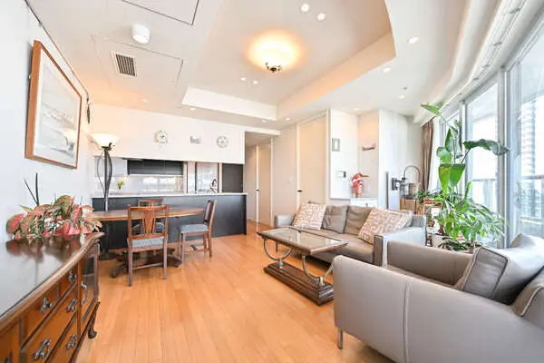 M.M.TOWERS FORESIS R棟