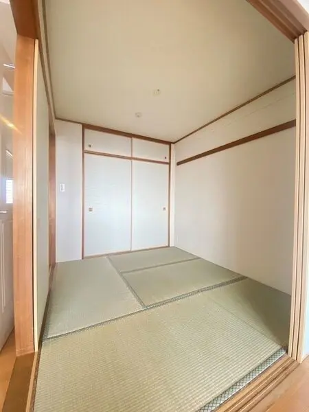 ルネ　アムパセオ