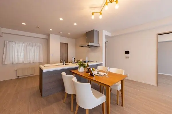 RICウエストコート5番街2番館