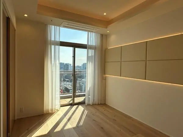 GLOBAL FRONT TOWER
