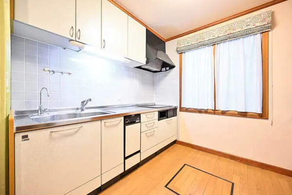 神奈川県藤沢市鵠沼海岸１丁目 一戸建て