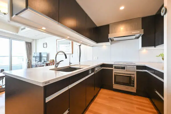 M.M.TOWERS FORESIS R棟