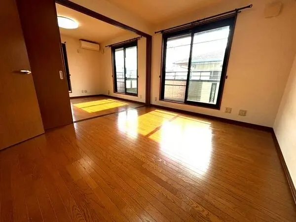 兵庫県川西市緑台２丁目 一戸建て