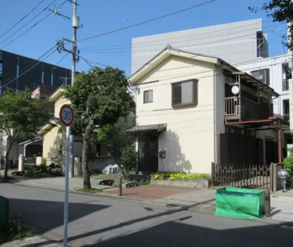 足立区中川4丁目古家付土地