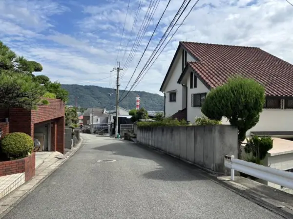 川西市萩原台西１丁目　古家付き土地