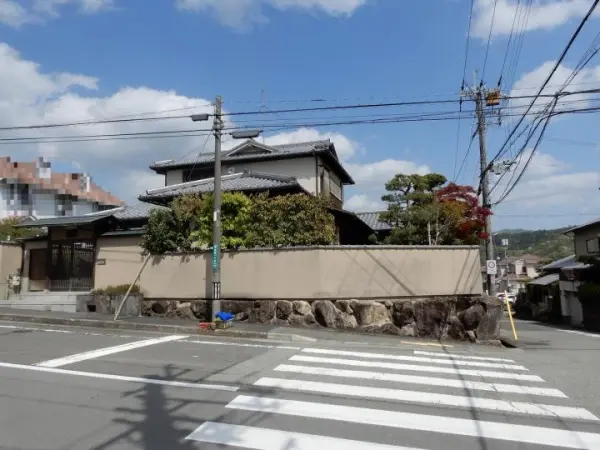 川西市大和東一丁目古家付き土地