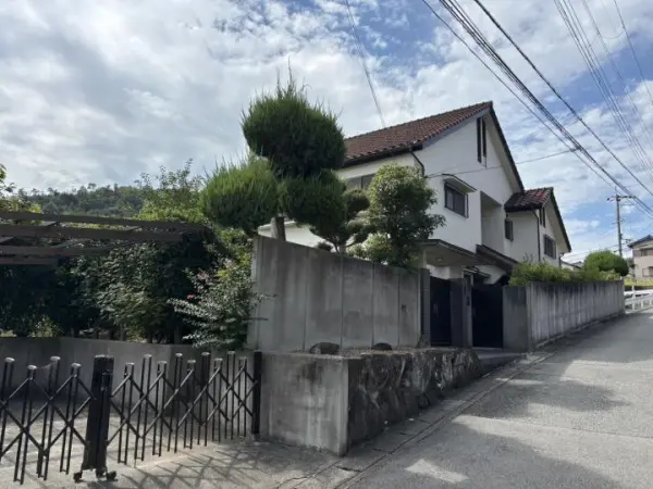 川西市萩原台西１丁目　古家付き土地