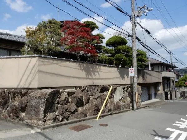 川西市大和東一丁目古家付き土地