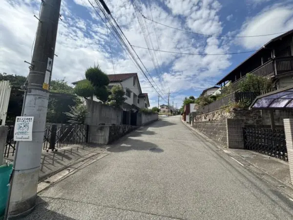 川西市萩原台西１丁目　古家付き土地