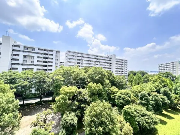 昭島つつじが丘ハイツ北住宅団地　２０号棟