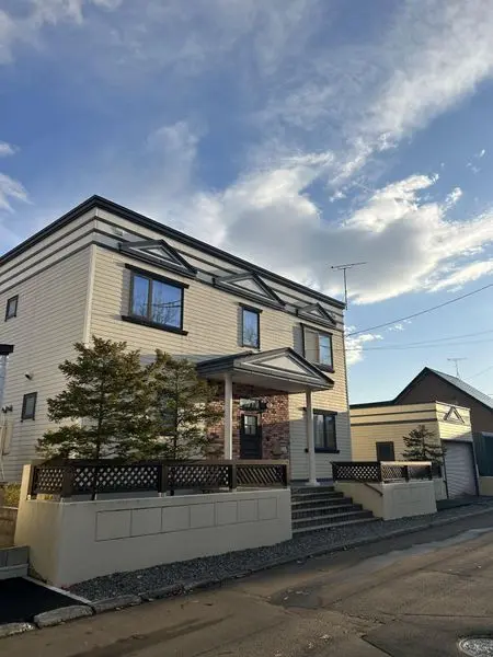 北広島市広葉町4丁目