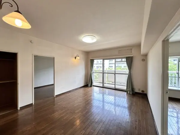 昭島つつじが丘ハイツ北住宅団地　２０号棟