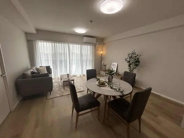 リビングダイニング　家具・備品等は価格に含む。