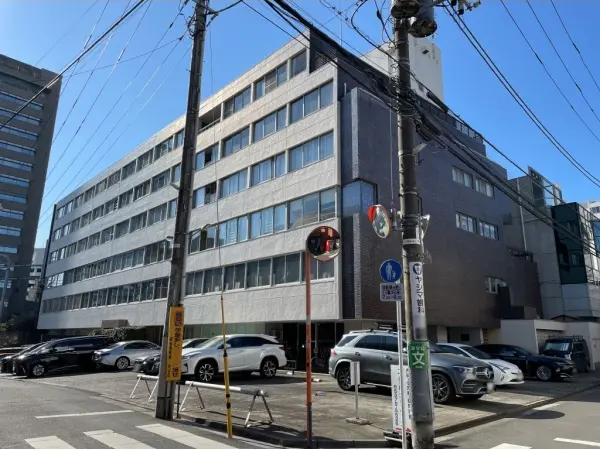 巌ビル（外苑マンション）