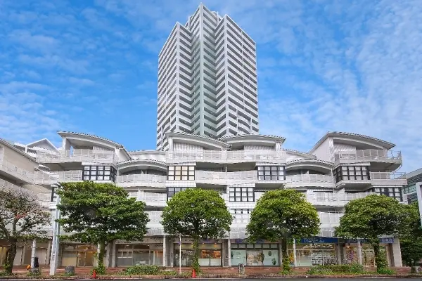 ヨコハマポートサイドロア参番館