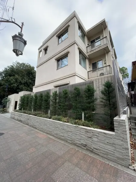 ヴェレーナ国立大学通り