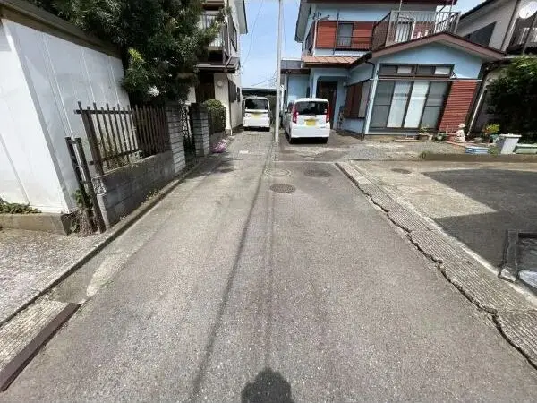前面道路含む外観