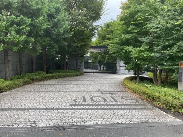 ブランズ四番町